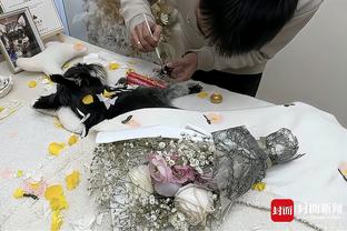 越南女足国脚迎娶女友！这是越南女足球员第一次公开与同性结婚